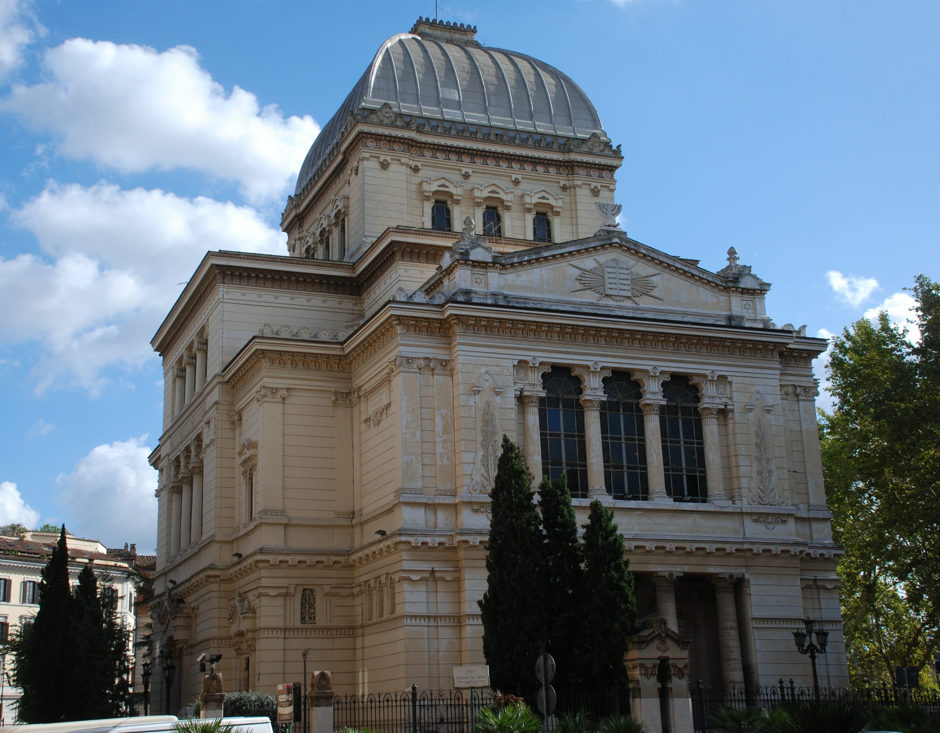 The Synagogues - Jewish Museum of Rome
